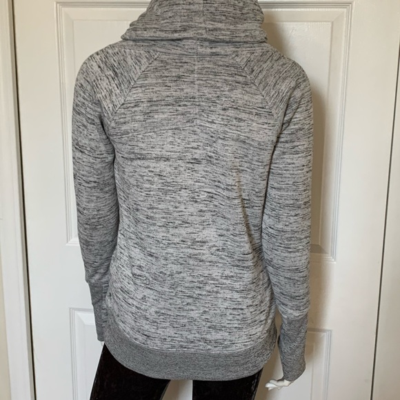 Zella grey pullover - Picture 3 of 4